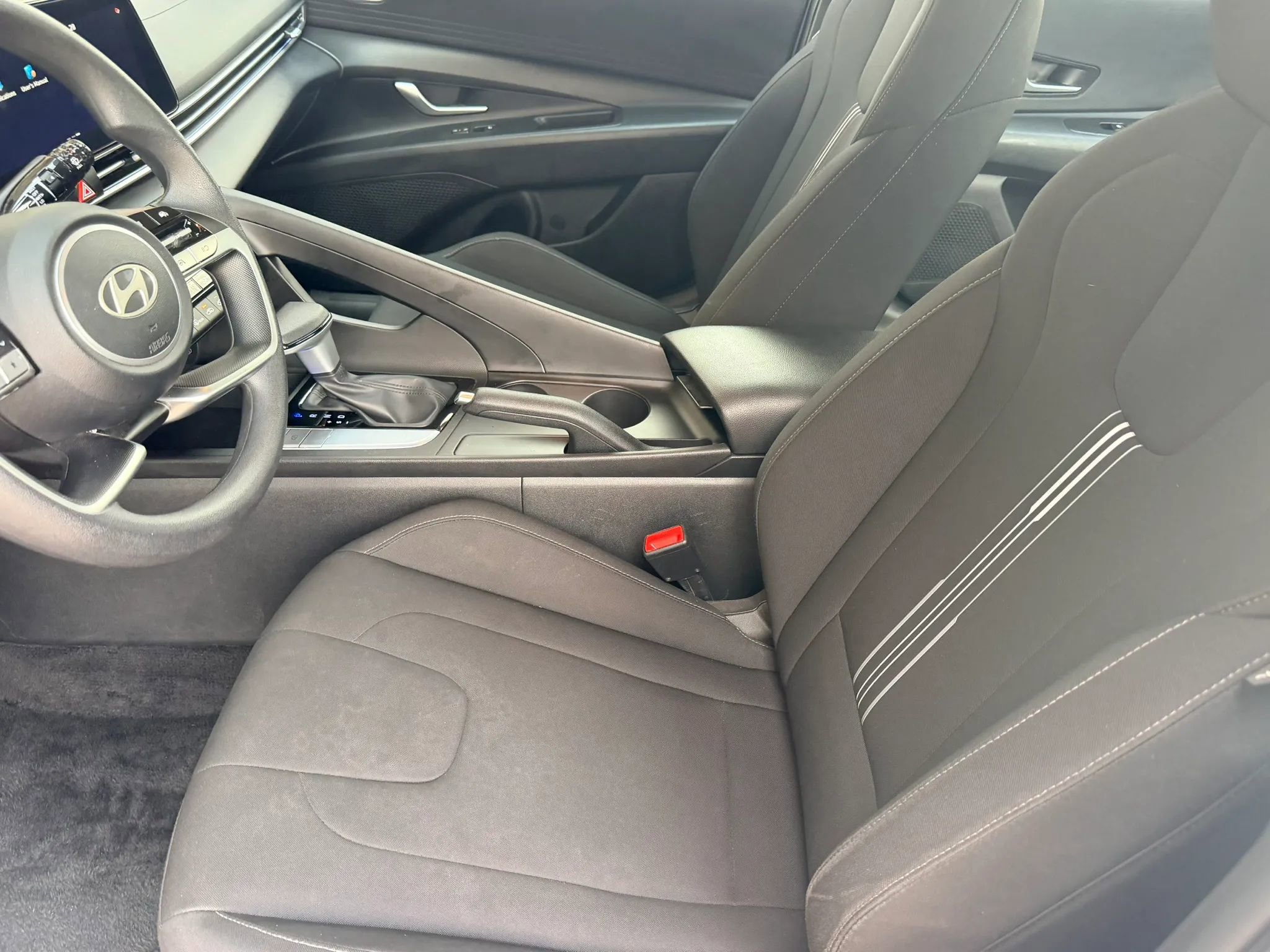 Used 2024 Hyundai Elantra SEL FWD image 21