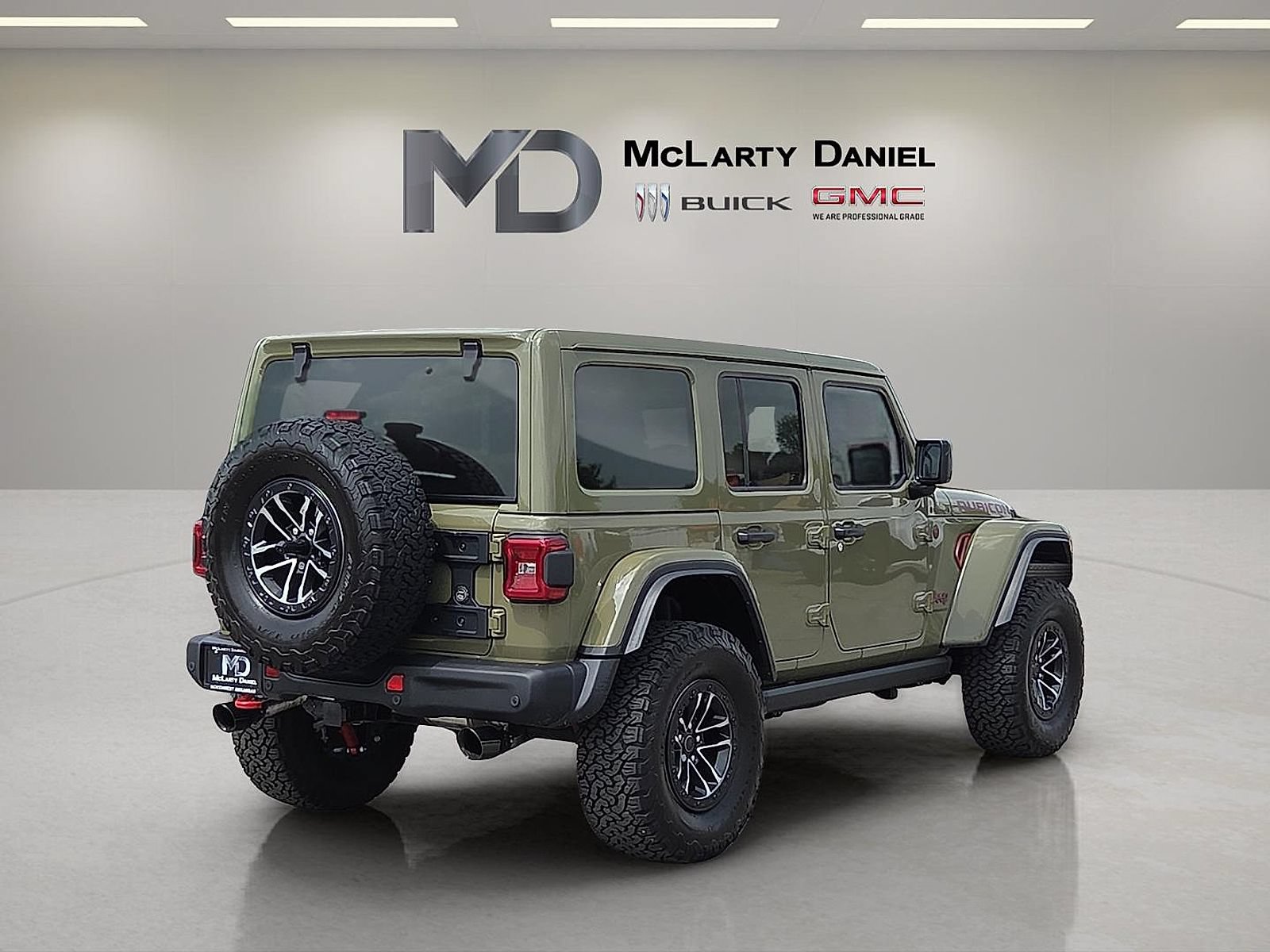 Used 2025 Jeep Wrangler Unlimited Rubicon AWD/4WD image 14