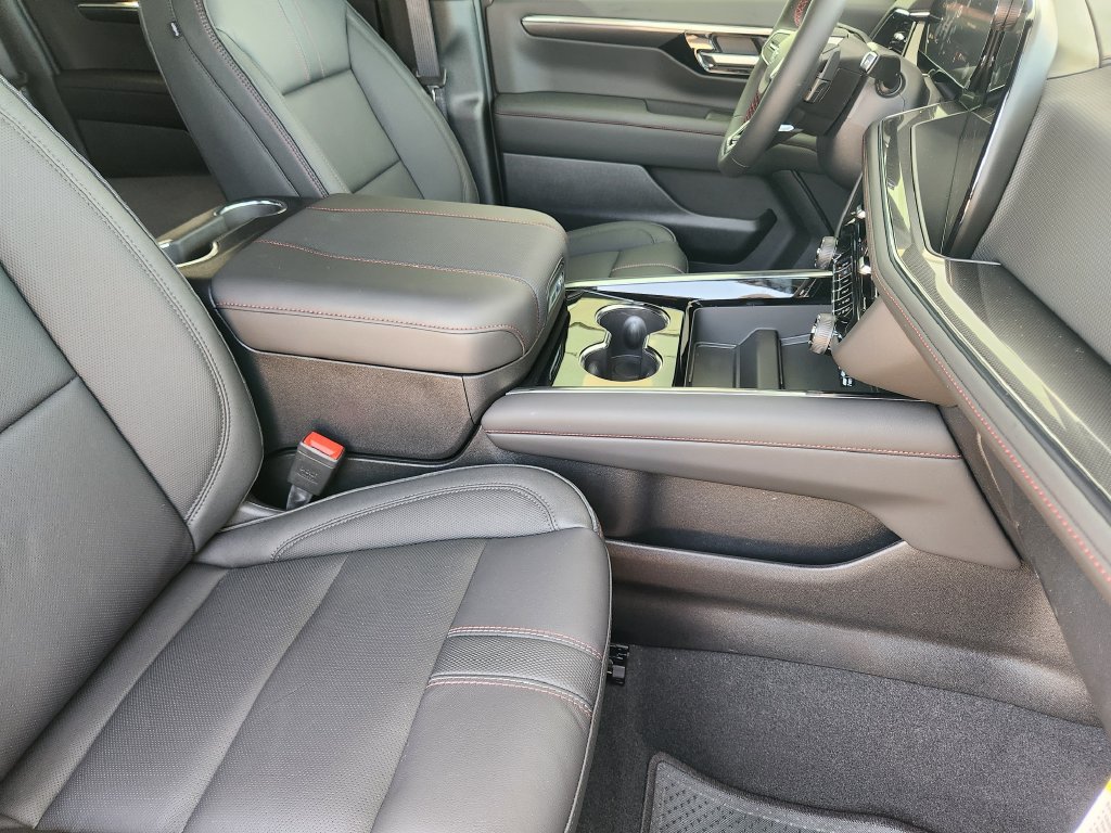 New 2026 Chevrolet Suburban RST w/ RST Capability Package AWD/4WD image 11