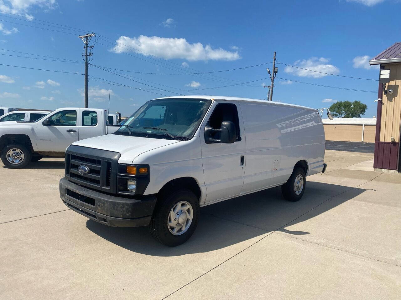 Used 2011 Ford E-350 and Econoline 350 Extended Super Duty image 13