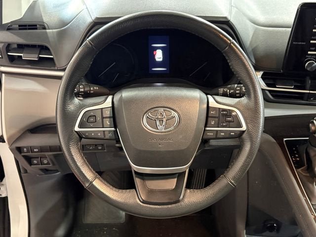 Certified 2024 Toyota Sienna XLE FWD image 21