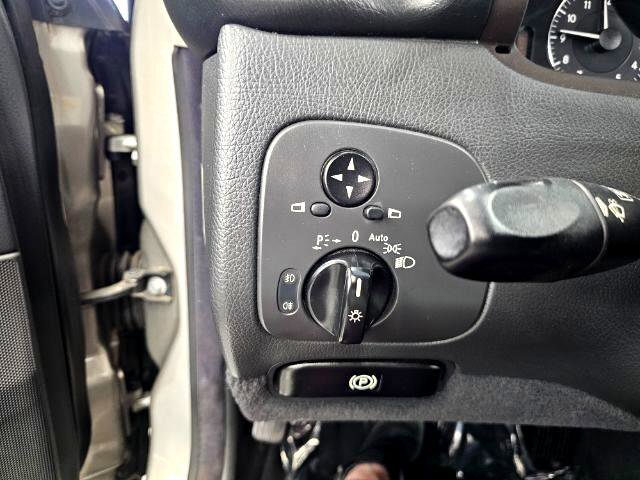 Used 2005 Mercedes-Benz CLK 500 Cabriolet image 17