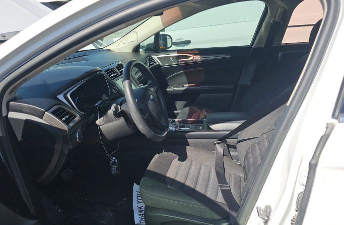 Used 2019 Ford Fusion SE FWD image 11