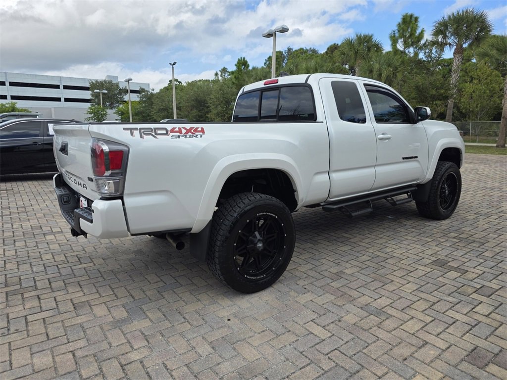 Used 2021 Toyota Tacoma TRD Sport w/ Technology Package image 11