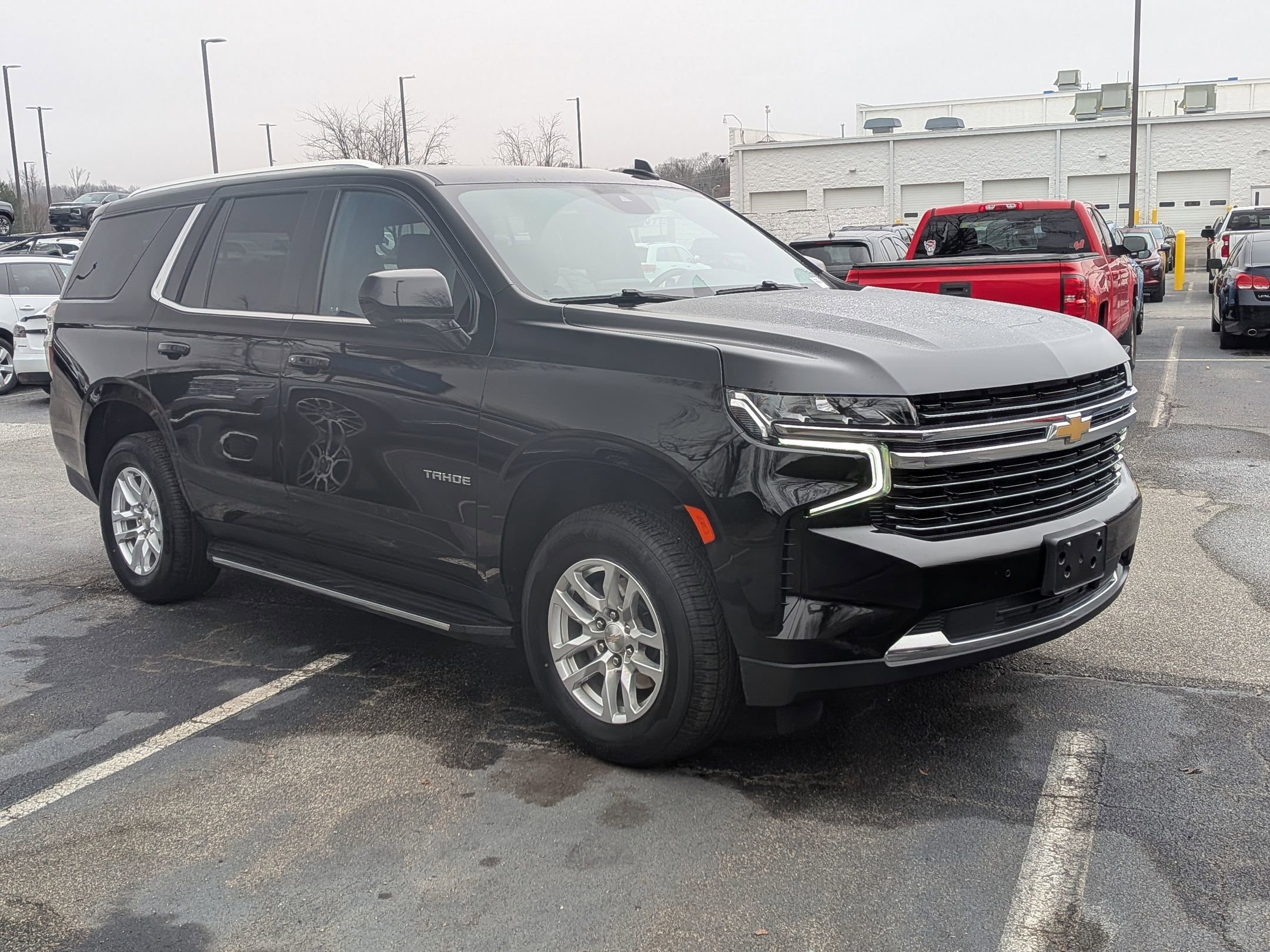 Used 2024 Chevrolet Tahoe LT AWD/4WD image 2