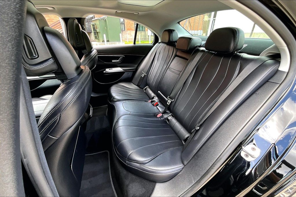 Used 2025 Mercedes-Benz E 350 Sedan image 35