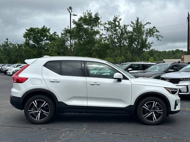 Used 2023 Volvo XC40 B4 Core w/ Convenience Package FWD image 6