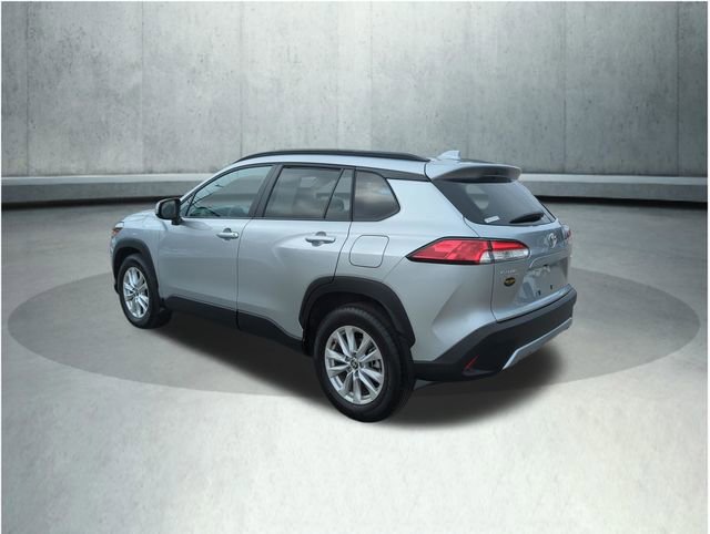 Used 2024 Toyota Corolla Cross LE image 3