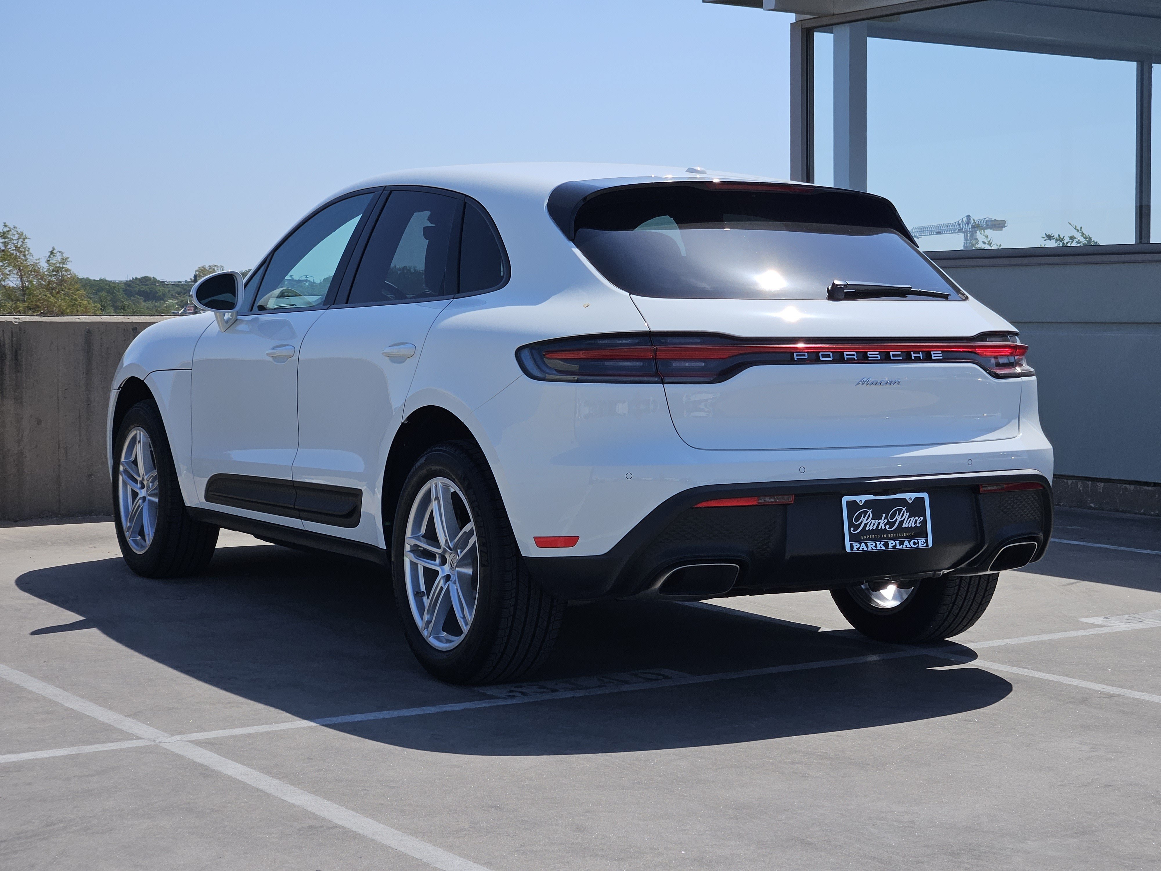 Certified 2026 Porsche Macan AWD/4WD image 3