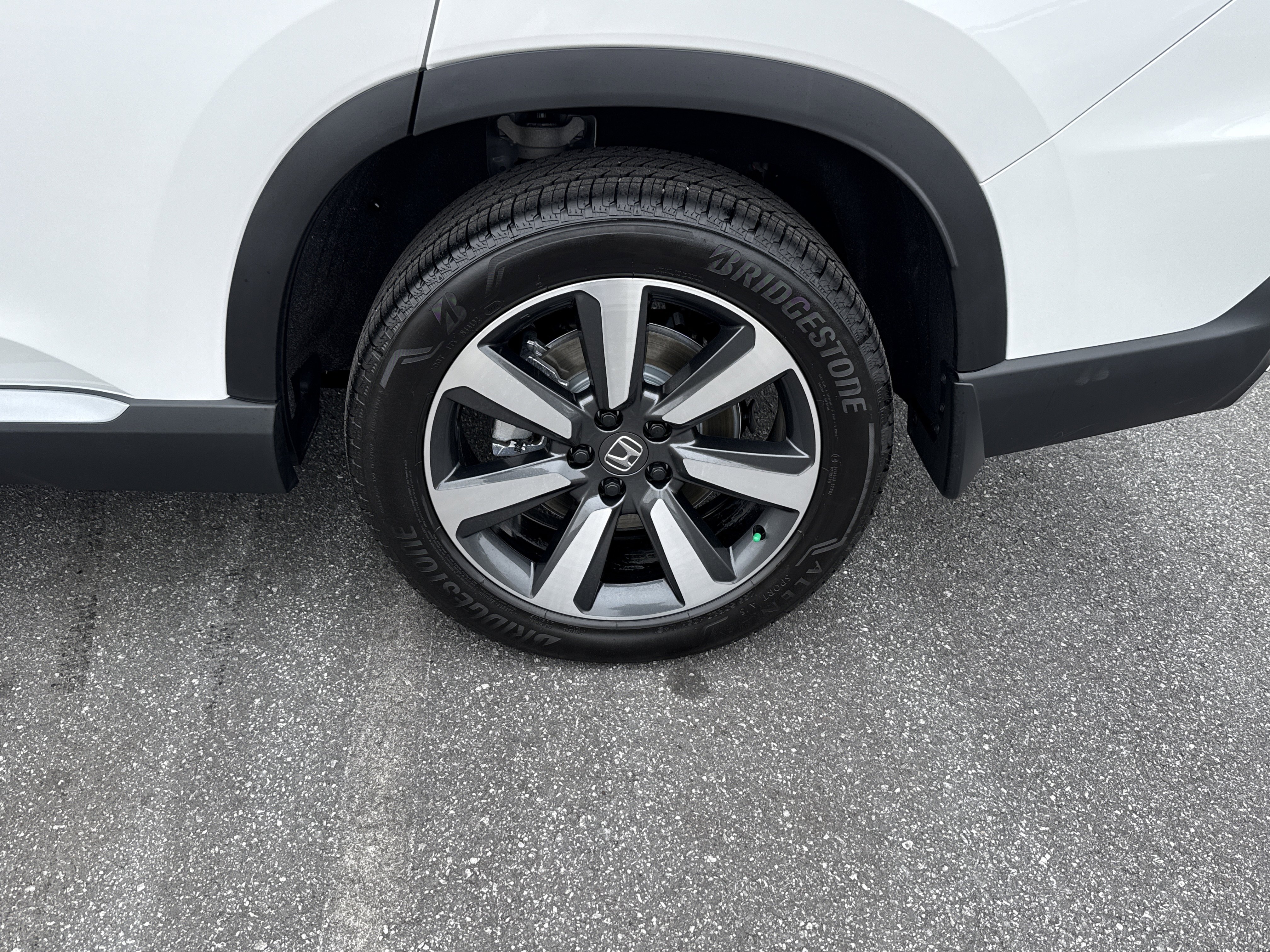 Certified 2025 Honda Pilot Touring image 13