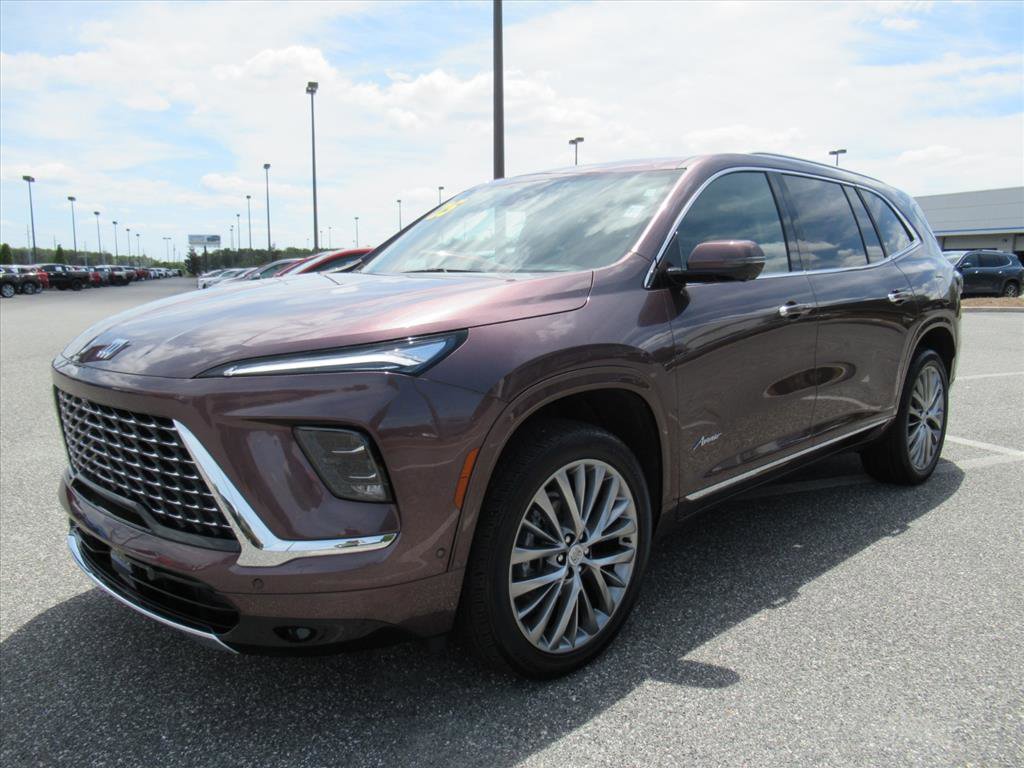 Used 2025 Buick Enclave Avenir w/ Super Cruise Package AWD/4WD image 3