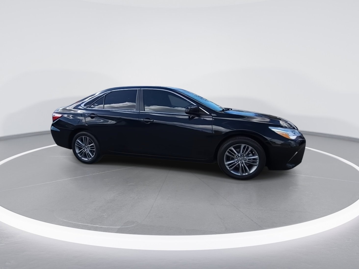 Used 2015 Toyota Camry SE image 9