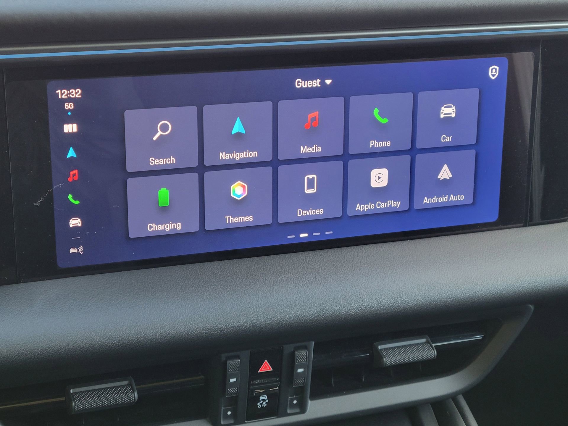 Used 2025 Porsche Macan Electric image 16