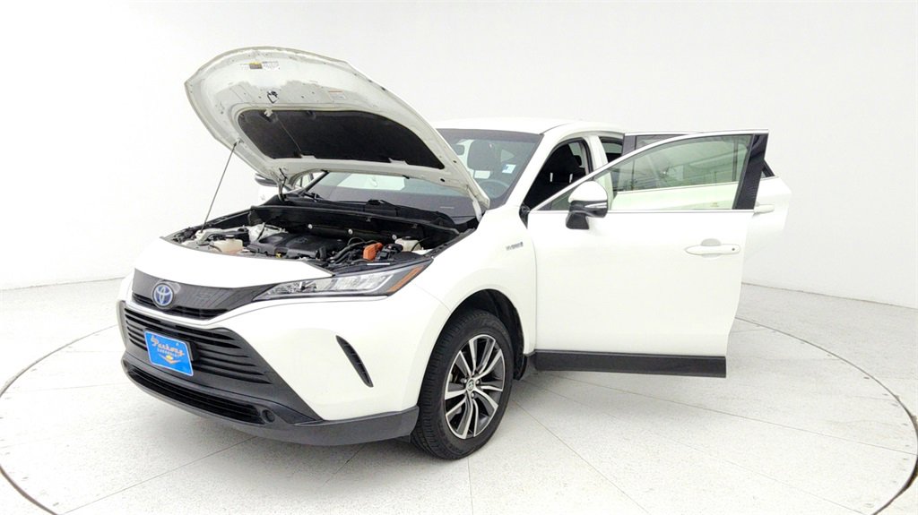 Used 2021 Toyota Venza LE image 10