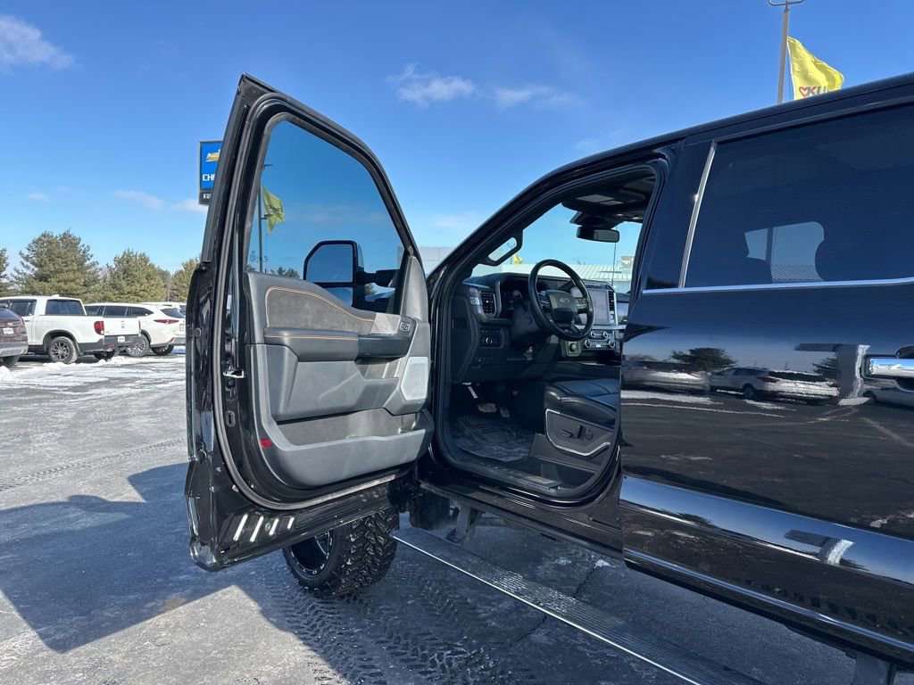 Used 2024 Ford F350 Platinum w/ FX4 Off-Road Package image 23