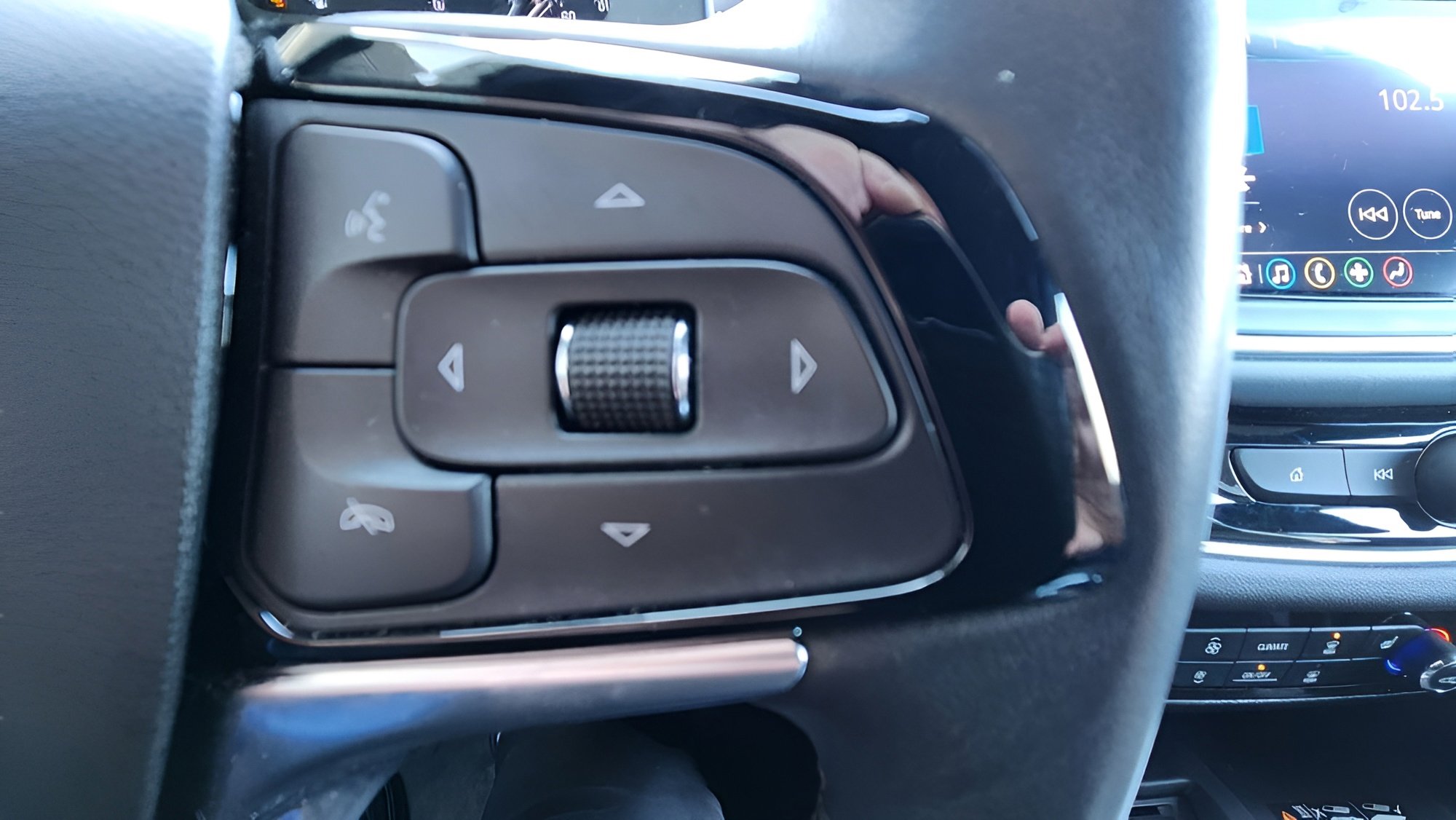 Used 2023 Buick Enclave Essence w/ Trailering Package, 5000 lbs. image 15