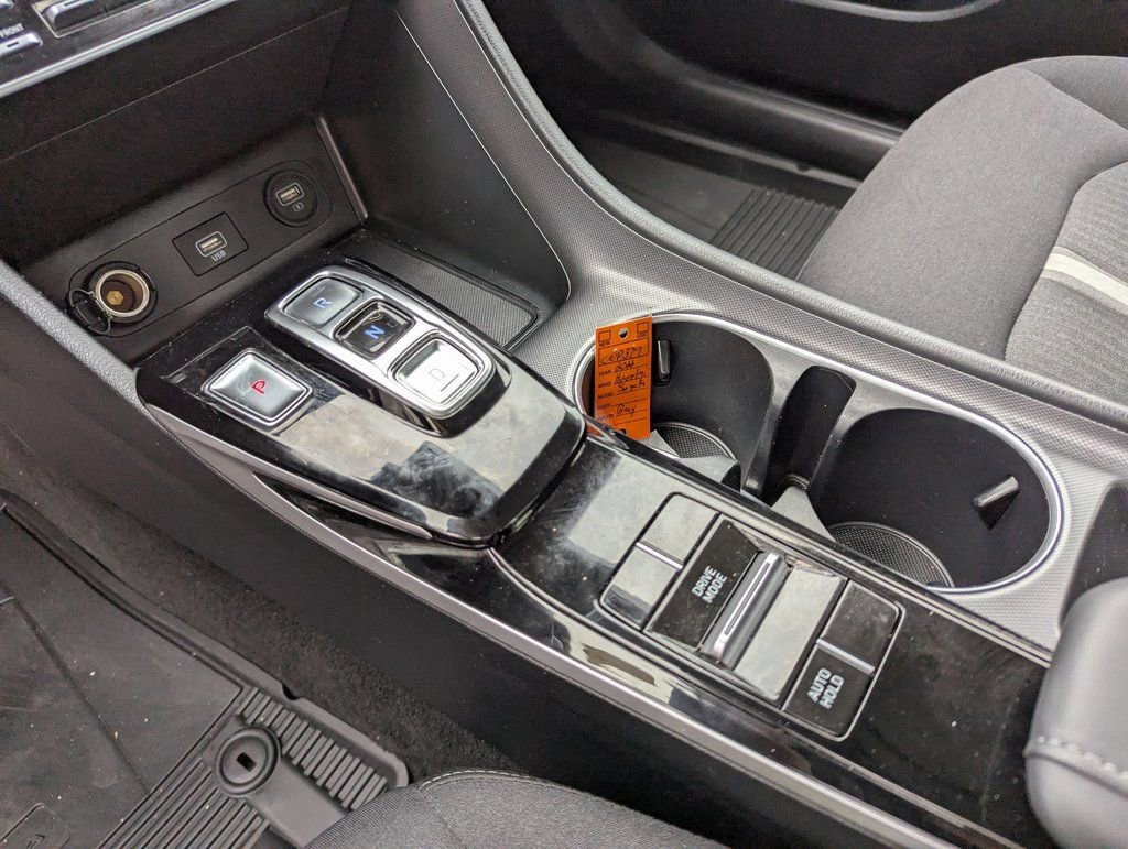Used 2022 Hyundai Sonata SEL w/ Winter Weather Package image 22