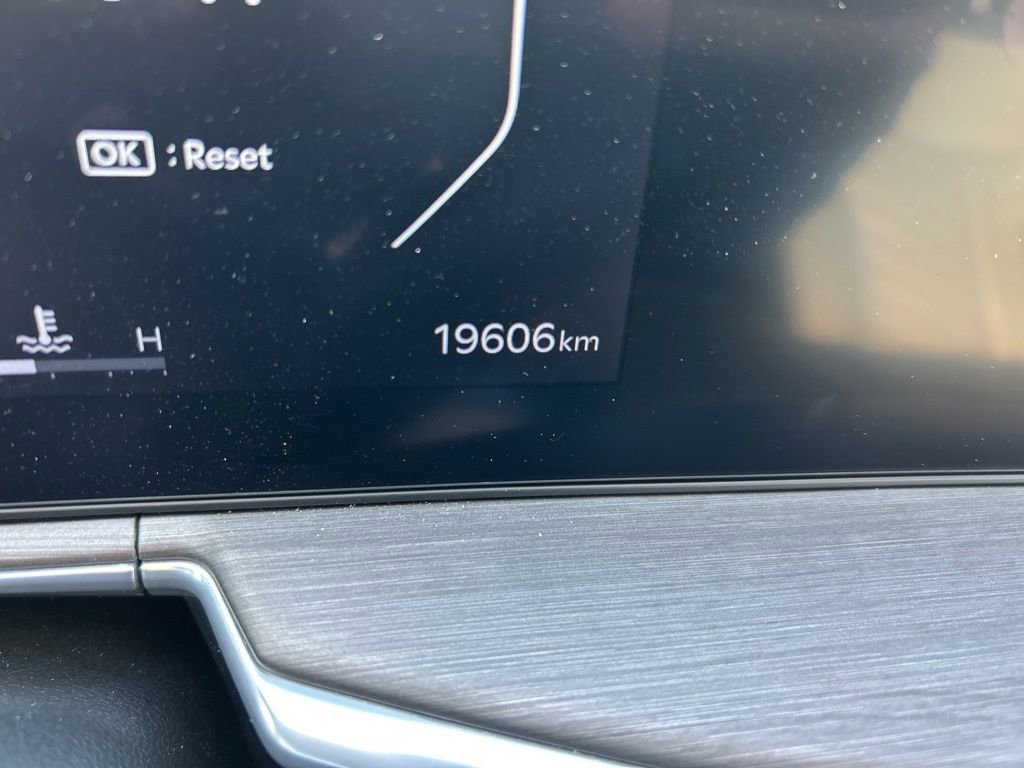 Used 2024 Kia Sorento SX Prestige w/ Sage Leather Package image 26