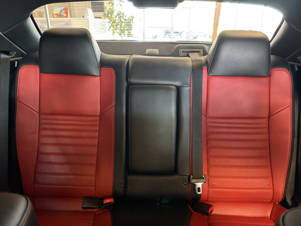 Used 2015 Dodge Challenger R/T Plus RWD image 22