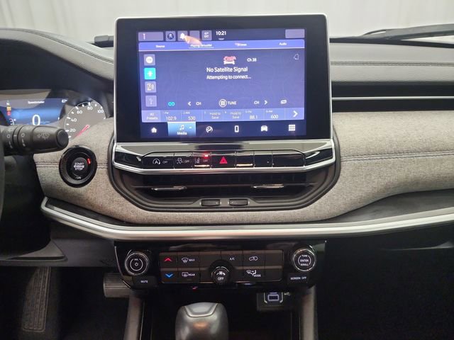 Used 2024 Jeep Compass Latitude image 12