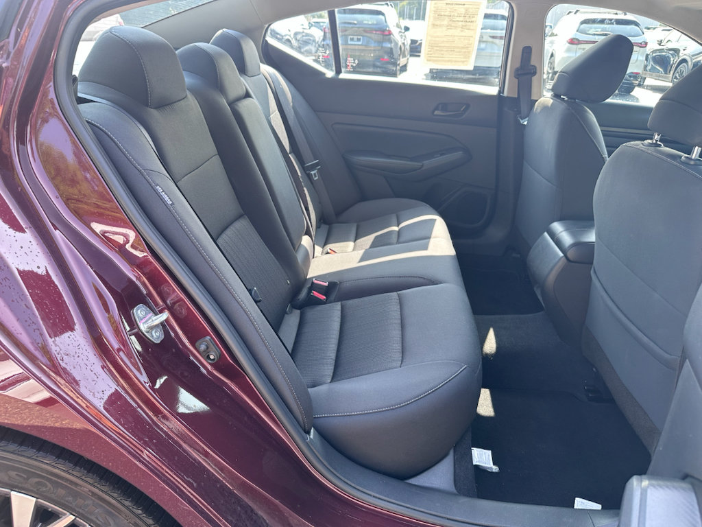 Used 2025 Nissan Altima 2.5 SV FWD image 22
