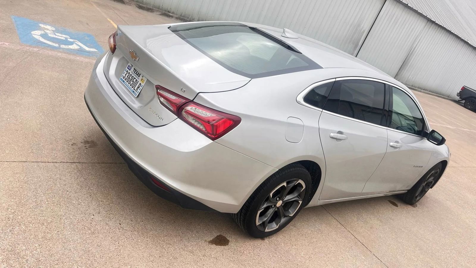 Used 2022 Chevrolet Malibu LT FWD image 4