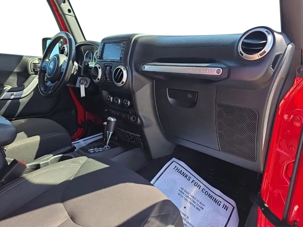 Used 2018 Jeep Wrangler Unlimited Sahara AWD/4WD image 19