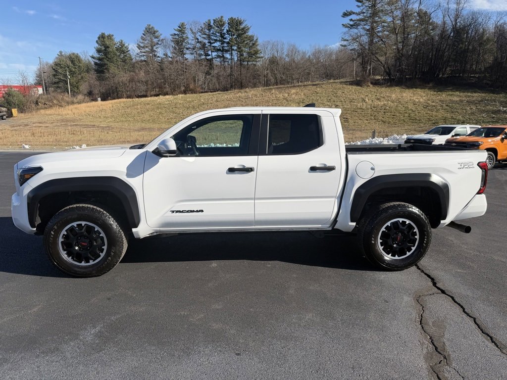 Used 2024 Toyota Tacoma TRD Off-Road image 14