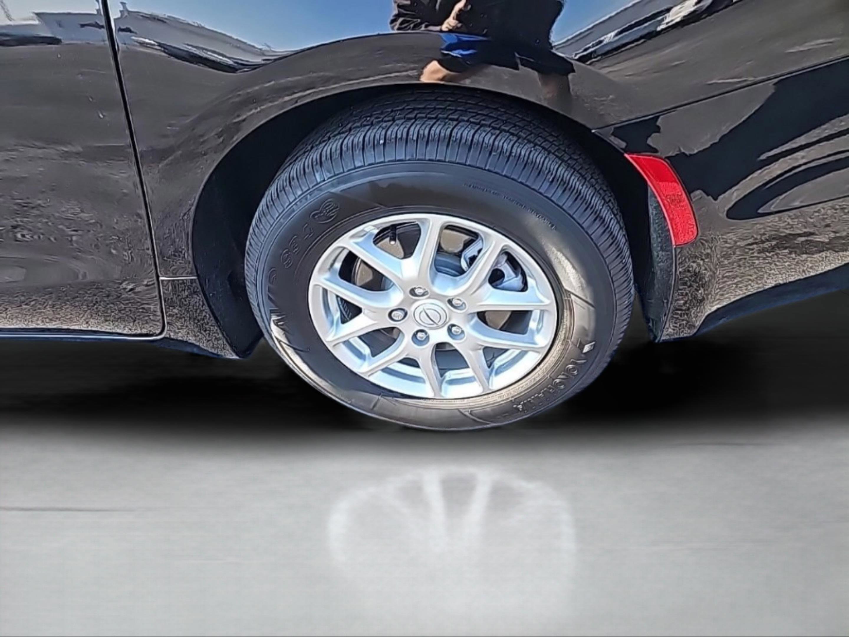 Used 2026 Chrysler Pacifica Select image 13