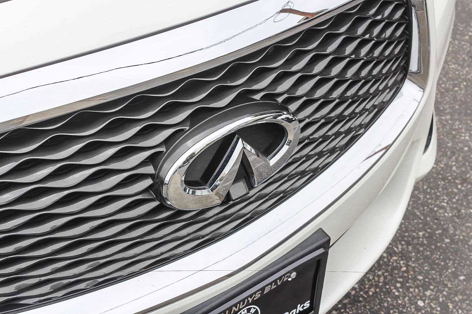 Used 2020 INFINITI QX60 Luxe w/ Essential Package FWD image 12
