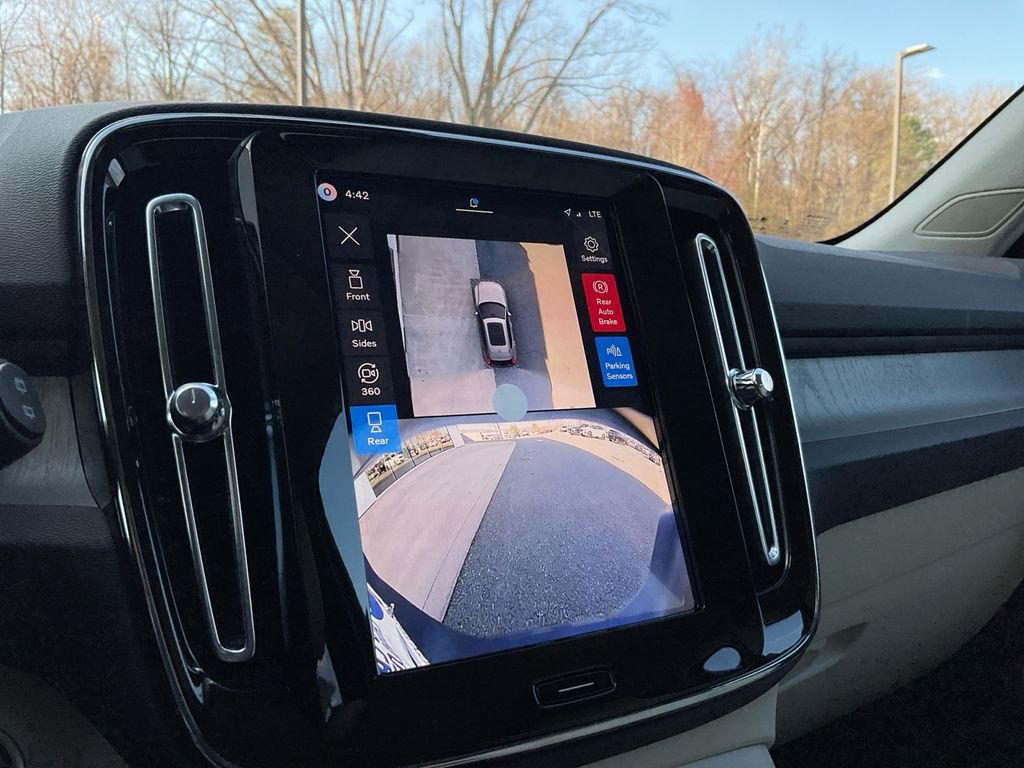 New 2026 Volvo XC40 B5 Plus w/ Protection Package Premier image 28