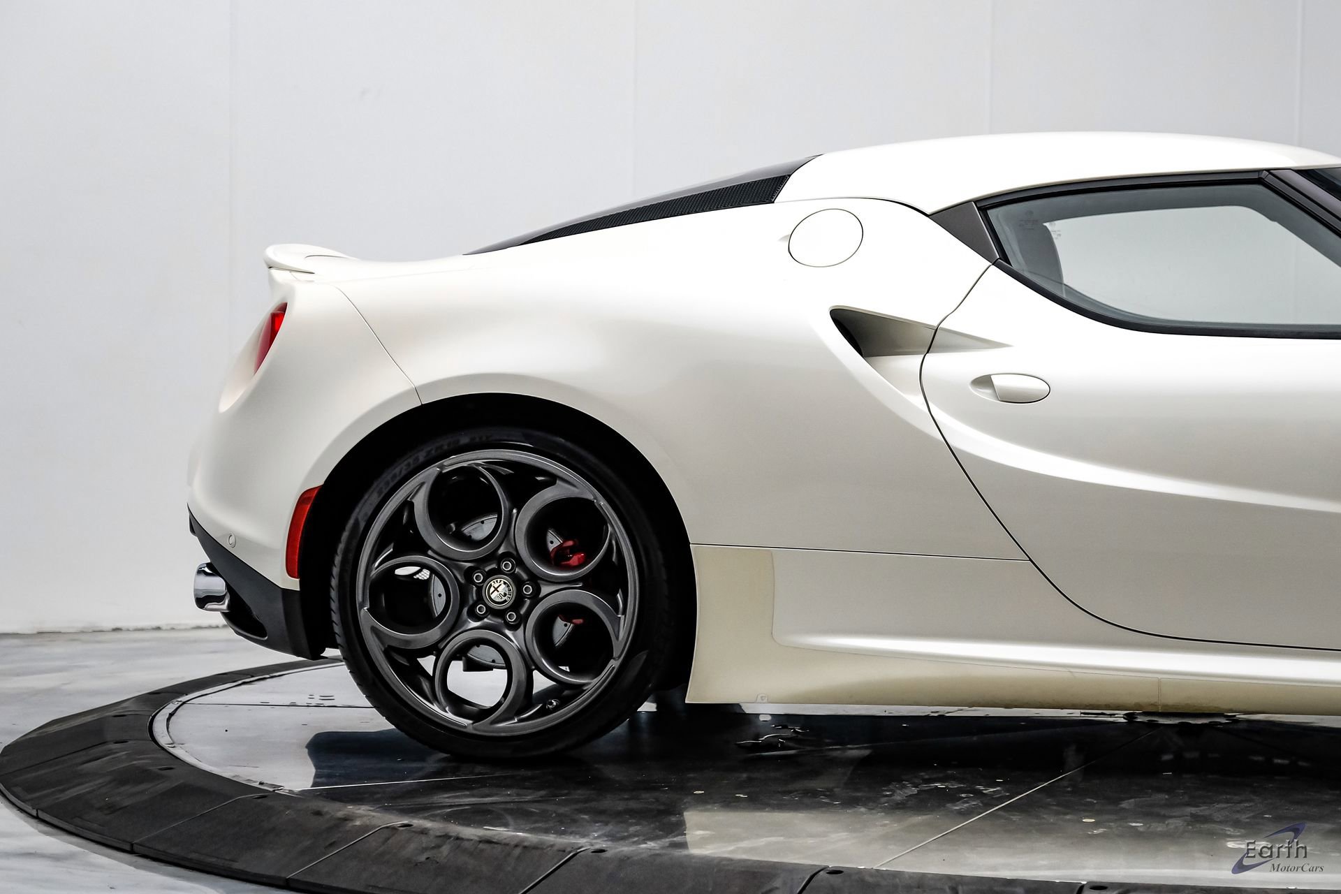 Used 2015 Alfa Romeo 4C Coupe w/ Leather Interior Group RWD image 20
