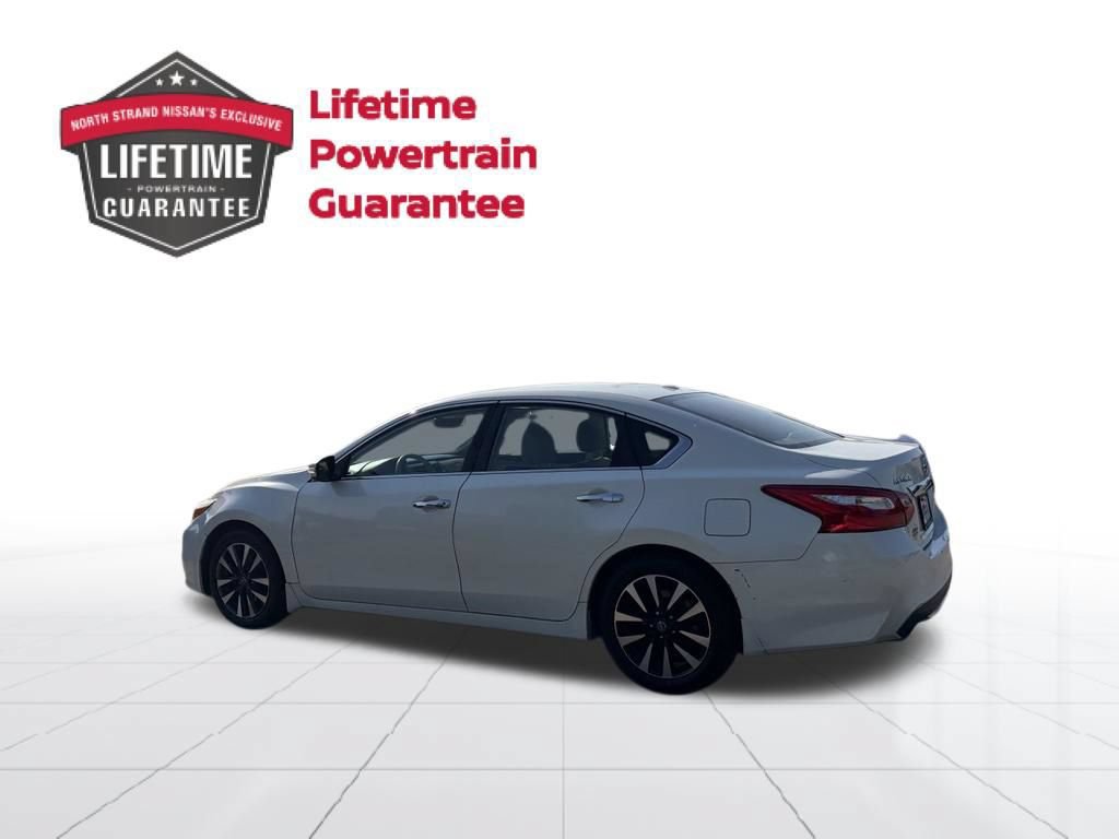 Used 2016 Nissan Altima 2.5 SV w/ Convenience Package FWD image 3