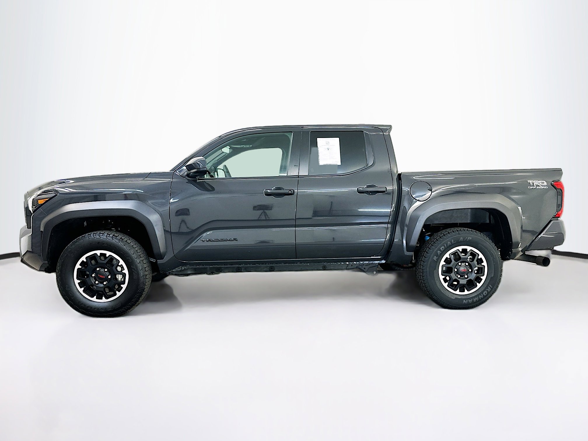 Used 2025 Toyota Tacoma TRD Off-Road image 4