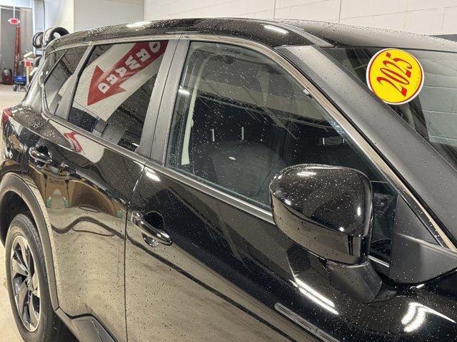 Used 2025 Nissan Rogue SV image 10