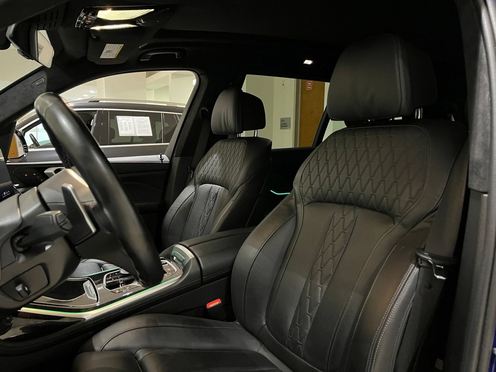 Used 2025 BMW X7 M60i AWD/4WD image 13