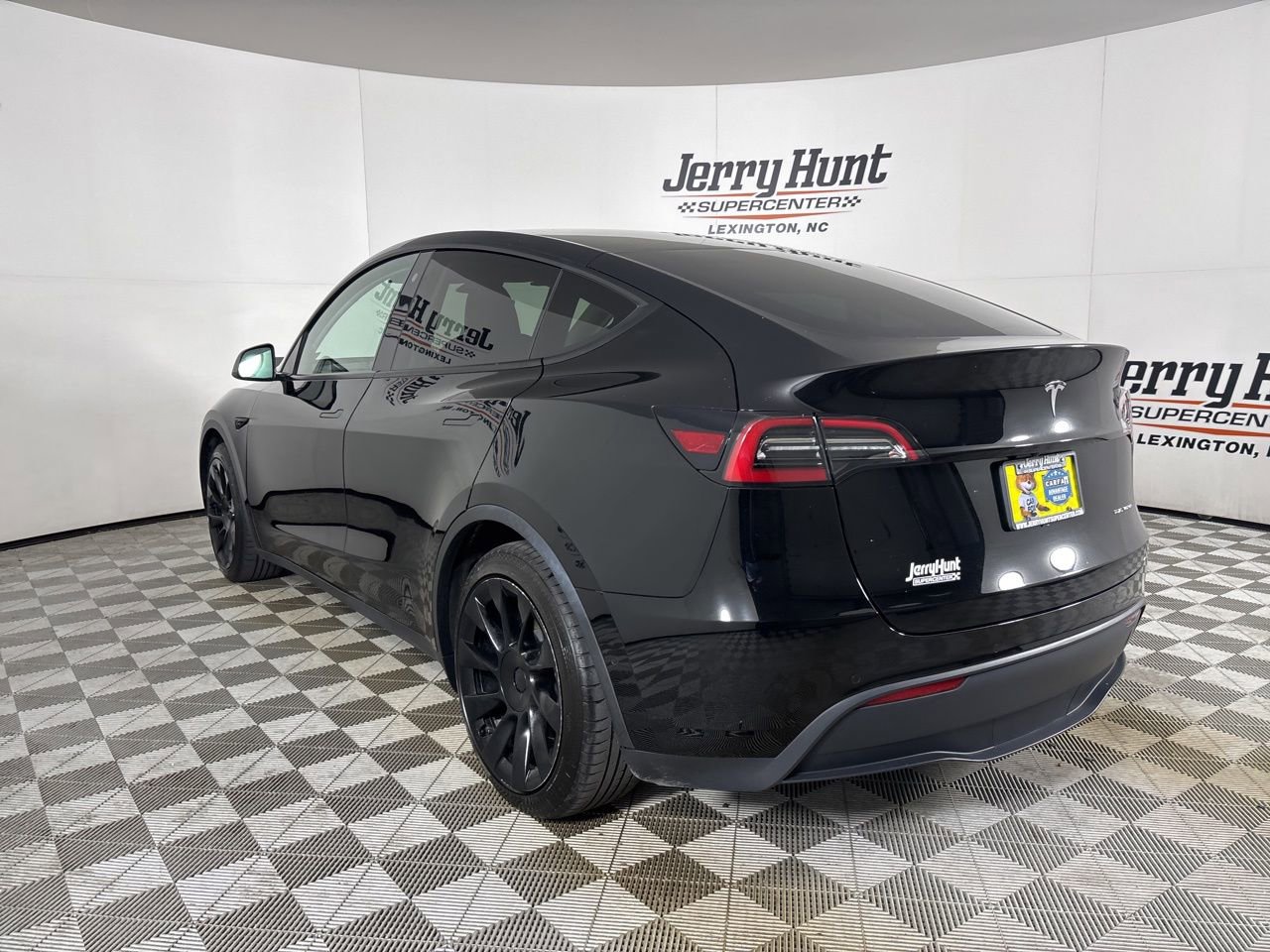 Used 2022 Tesla Model Y Long Range image 6