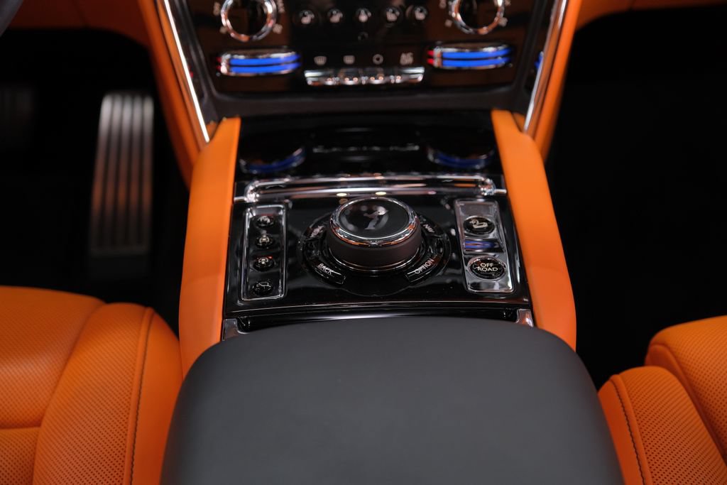 Used 2021 Rolls-Royce Cullinan AWD/4WD image 45