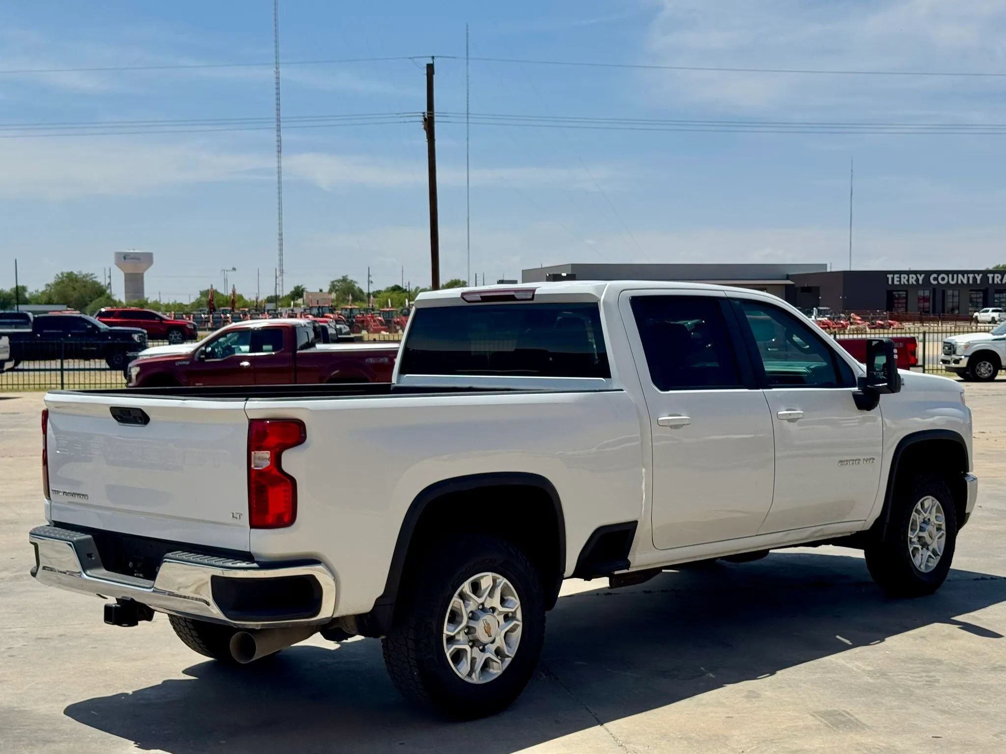 Used 2024 Chevrolet Silverado 2500 LT AWD/4WD image 5