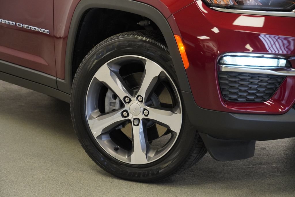 Certified 2022 Jeep Grand Cherokee Limited 4xe AWD/4WD image 4
