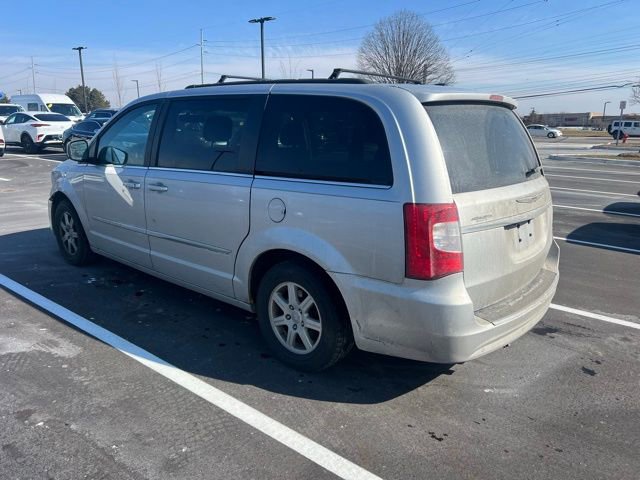 Used 2011 Chrysler Town & Country Touring image 6