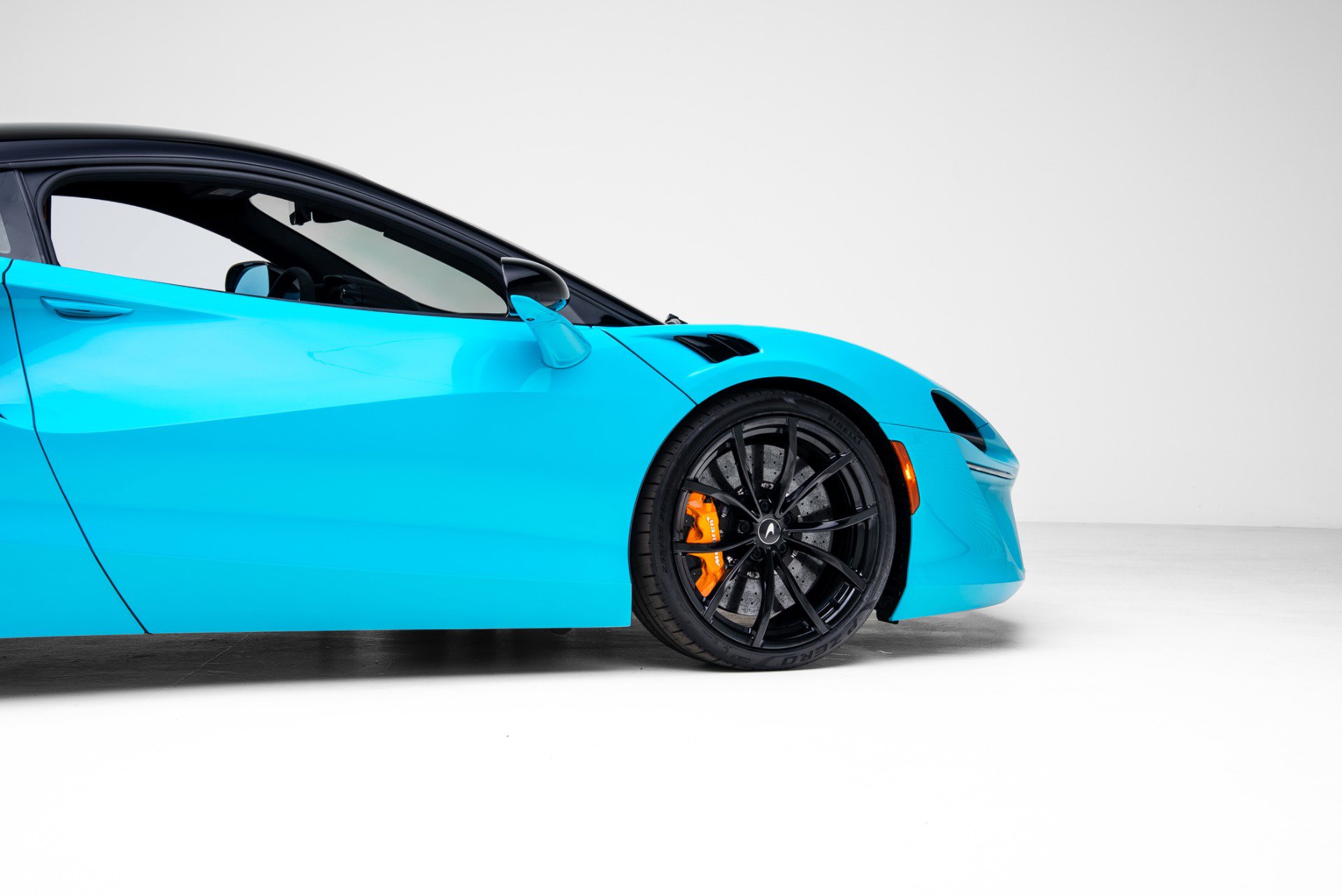 Used 2023 McLaren Artura image 49