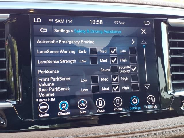 Used 2020 Chrysler Pacifica Limited w/ Advanced Safetytec Group FWD image 8