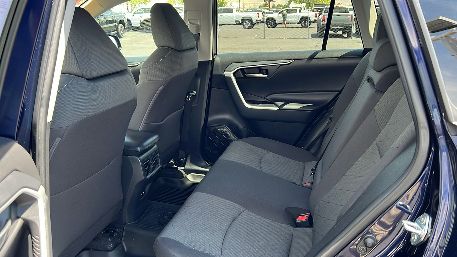 Used 2021 Toyota RAV4 XLE w/ Convenience Package AWD/4WD image 13