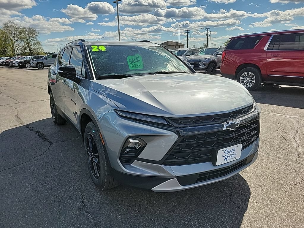 Used 2024 Chevrolet Blazer LT w/ Midnight/Sport Edition AWD/4WD image 3