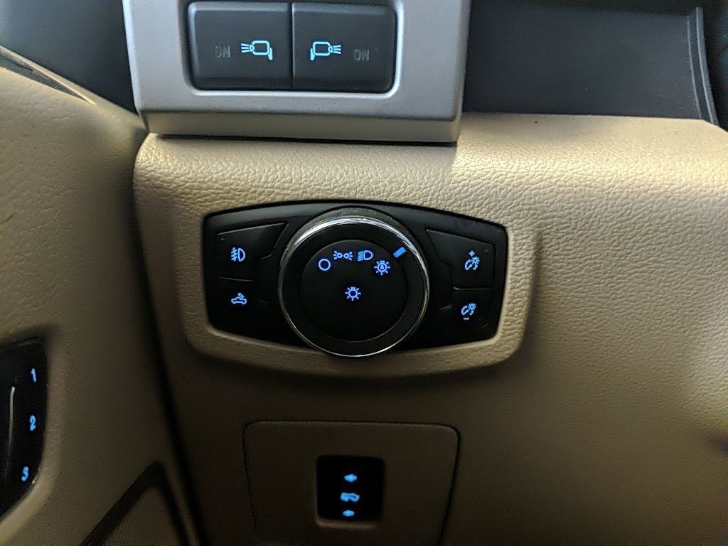 Used 2017 Ford F150 Lariat w/ Equipment Group 502A Luxury image 27