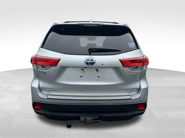Used 2019 Toyota Highlander XLE image 6