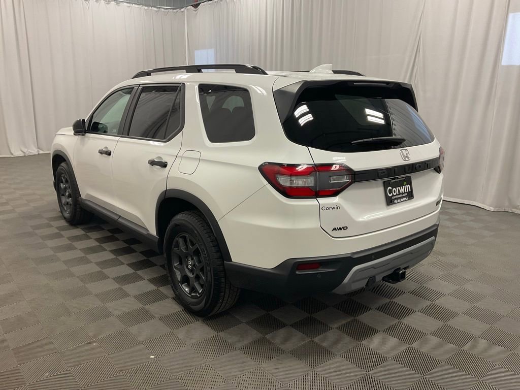 Used 2023 Honda Pilot TrailSport image 5