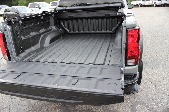 Used 2025 Chevrolet Colorado Trail Boss AWD/4WD image 14