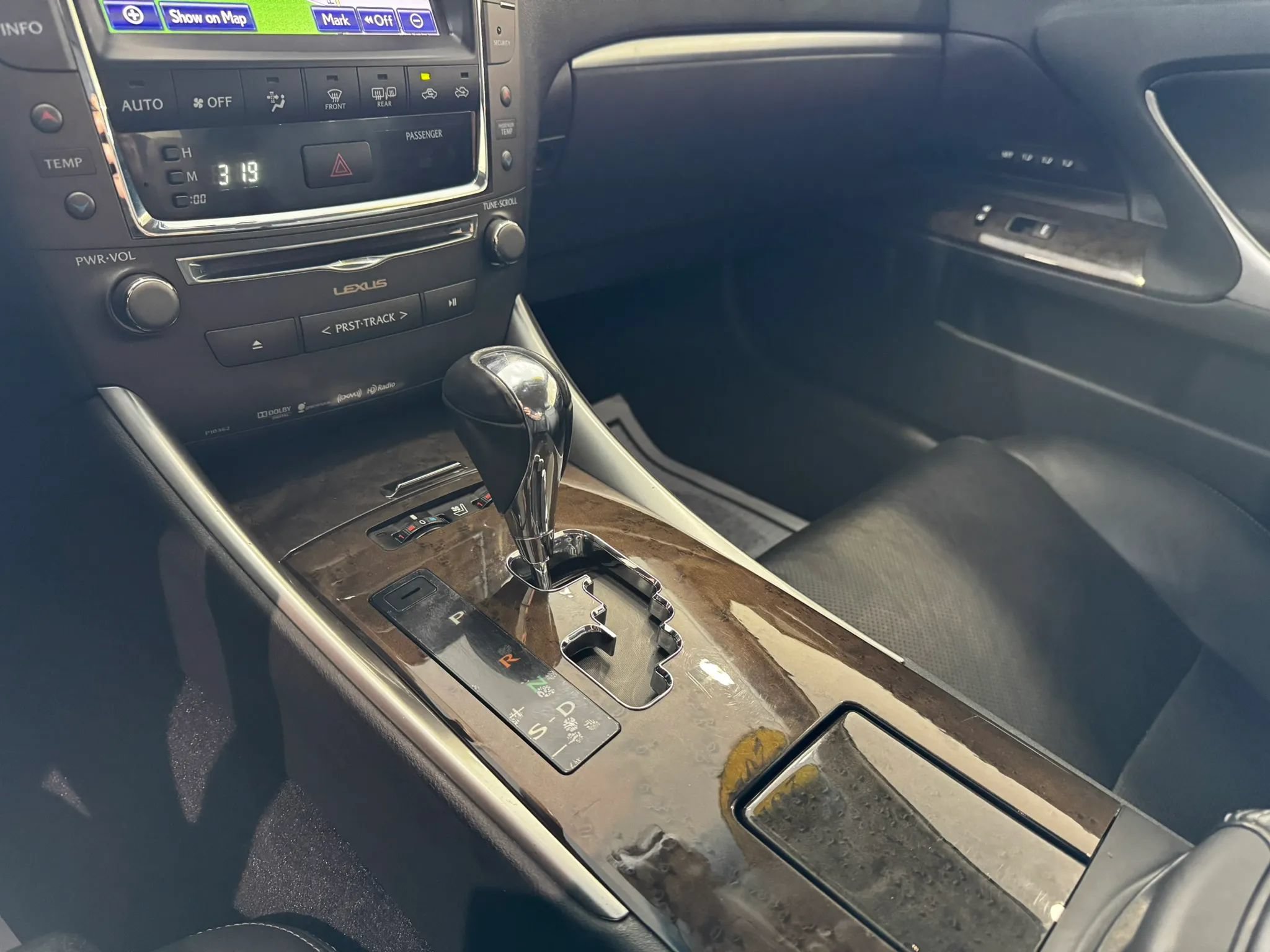 Used 2013 Lexus IS 250C w/ Luxury Pkg RWD image 35